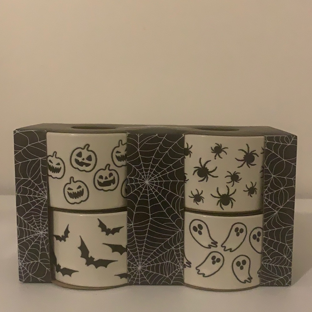 Halloween The Bakeshop Set of 4 Ramekins. Brand New.